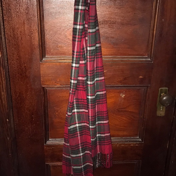 Scarfs - Picture 1 of 8